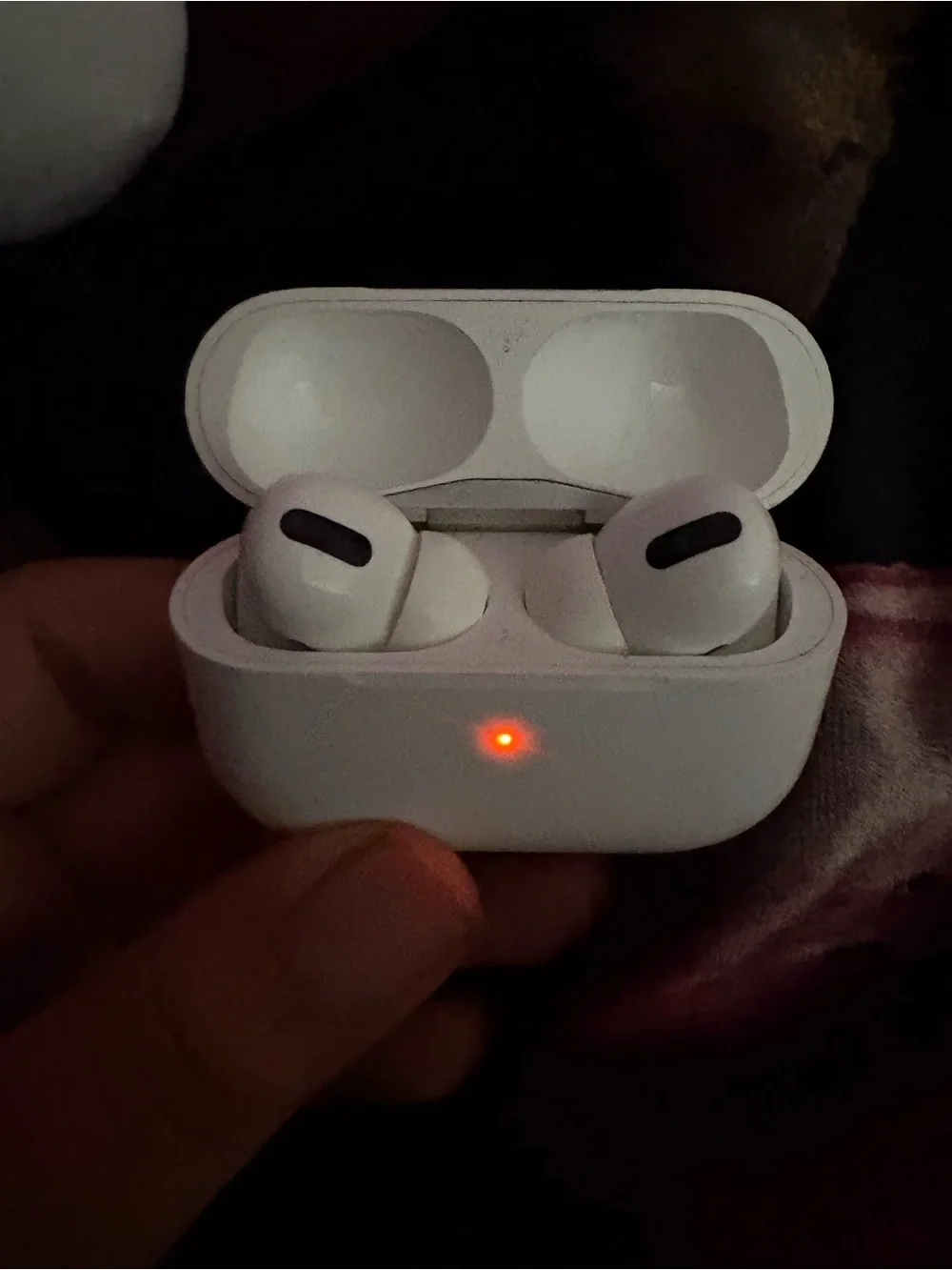 Apple AirPods 3 noise cancellation